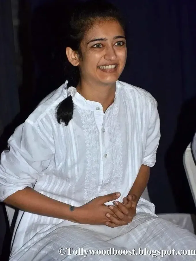 Actress Akshara Haasan Without Makeup In White Dress